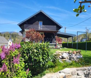 Hotavlje House | Inviting Holiday Home NA VASI with Kitchen & Child-Friendly Amenities