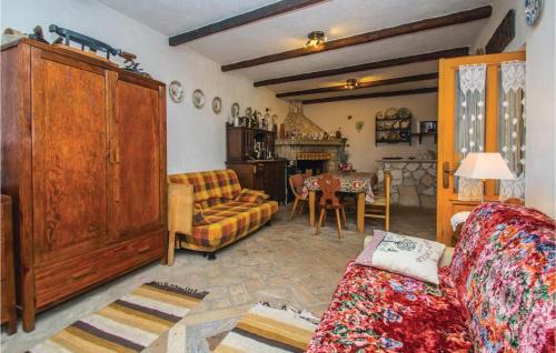 Nedescina House | Relaxing Retreat in Nedescina with Sauna & Hot Tub