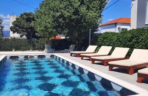 Slatine House | Experience Holiday Home Nino with Private Pool & Ocean View