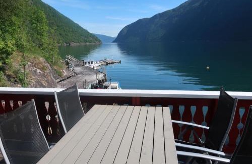 Vik House | Pet-Friendly Holiday Home Njord: Perfect for Families