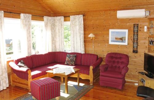 Hyllestad House | Guest Rated 9.5: Holiday Home Oasen - FJS143 Awaits You
