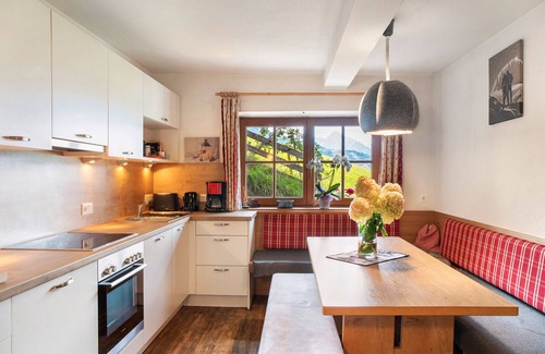 Rohrberg House | Holiday Home 'Oberlehen Hof' with Mountain View and Private Terrace