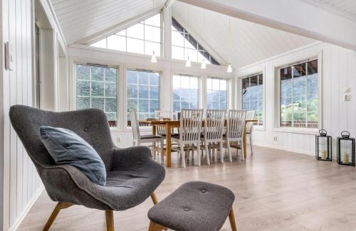 Vik House | Pet-Friendly Holiday Home Odin with Hot Tub & Great Reviews