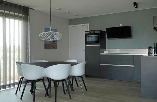 Tholen House | Oceanfront Holiday Home at Oesterdam Resort - Guest Rated 10/10
