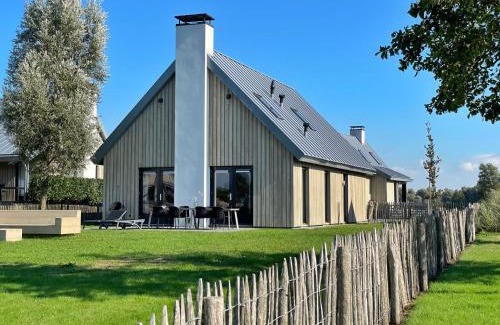 Tholen House | Oceanfront Family Retreat at Oesterdam Resort - 4 Stars