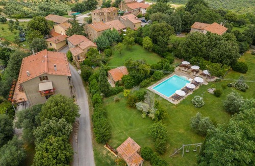 Poggi del Sasso House | Cozy Holiday Home Olinto with Pool and Pet-Friendly Perks