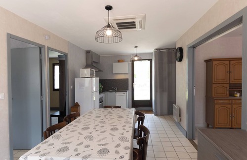 Ruoms House | Relaxing Holiday Home "Ombre d'Été" with Private Garden