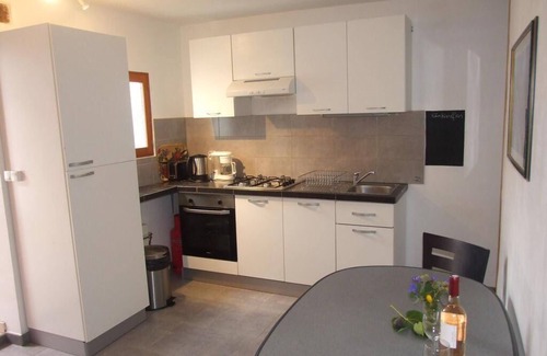 Arles House | Serene Holiday Home with Pool and Ocean View Amenities