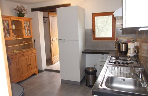 Arles House | Serene Holiday Home with Pool and Ocean View Amenities