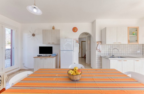 Patu House | Holiday Home 'Orizzonte Vista Mare' with Sea View, Private Terrace and Air Conditioning