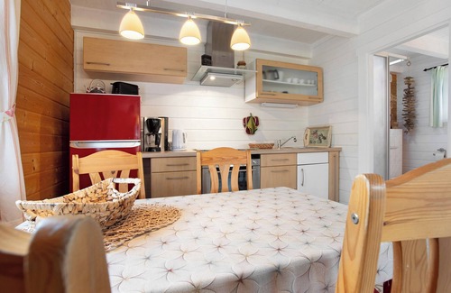 Loddin House | Holiday Home 'Oskar' with Private Terrace and Wi-Fi
