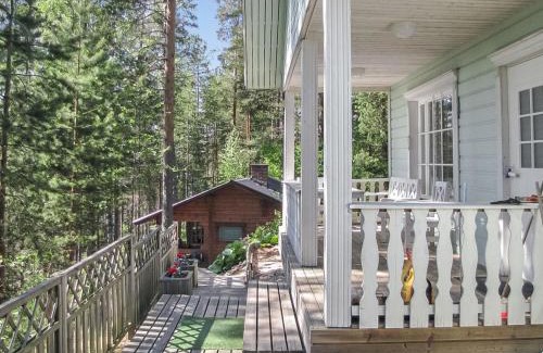 Lotjola House | Family-Friendly Holiday Home Päivärinne with Hot Tub