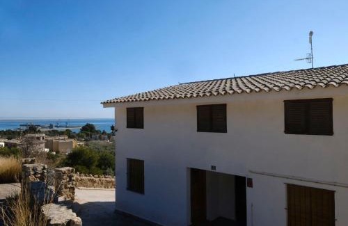 Alcanar House | Cozy Holiday Home Pino with Pool & Pet-Friendly Amenities
