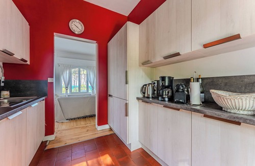 Pyla-sur-Mer House | Seaside Escape at Pyla Sur Mer Villa with Shared Terrace