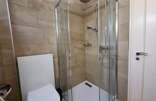 Porto Ronco House | Charming Holiday Home Villetta Irma with Pool & Child Friendly