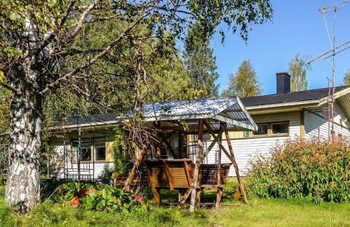 Sonka House | Pet-Friendly Holiday Home Palojärven Ranta with Hot Tub