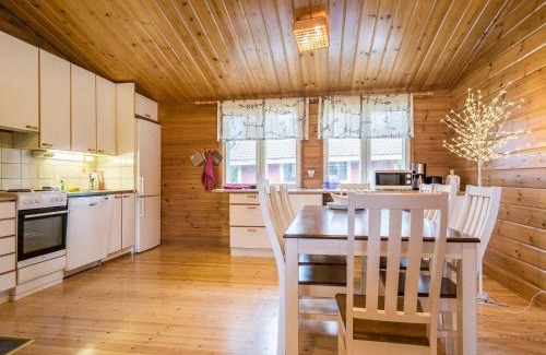 Leppavirta House | Pet-Friendly Holiday Home Paroni with Exceptional Ratings