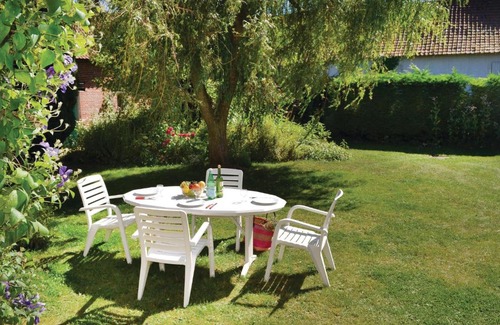 Famechon House | Comfortable Holiday Home Pas En Artois with Family Amenities