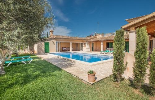 Manacor House | Ideal Holiday Home Peña Rubia with Pool & Family Amenities