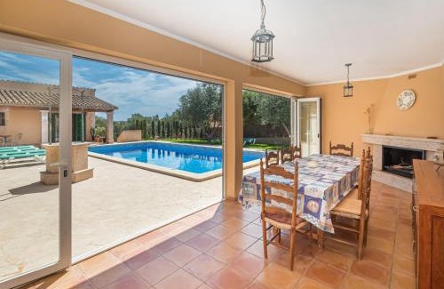 Manacor House | Ideal Holiday Home Peña Rubia with Pool & Family Amenities