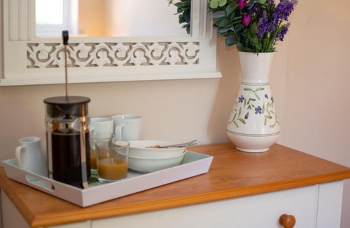 Little Walsingham House | Discover Holiday Home Pebble: Family-Friendly Retreat