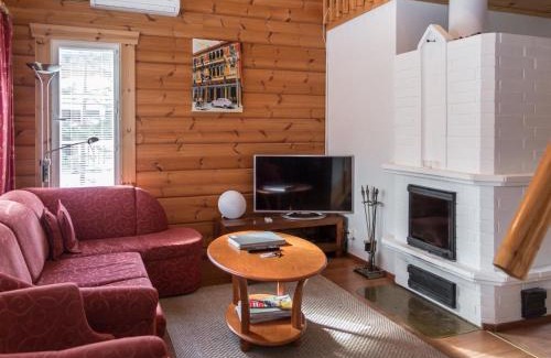 Tahkovuori House | Family-Friendly Holiday Home Peiponpesä with Hot Tub