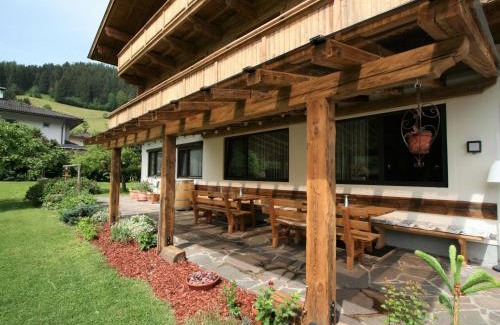 Fuegen House | Charming Holiday Home Penz with Family and Pet-Friendly Perks