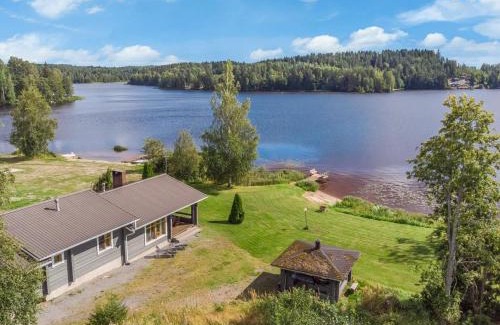 Ikaalinen House | Family-Friendly Holiday Home Petäjäinen with Hot Tub