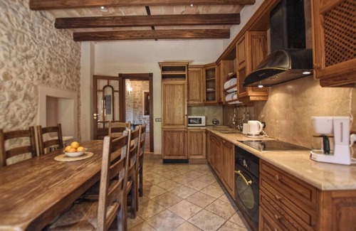Petra House | Mountain View Holiday Home 'Petit' with Private Pool & Wi-Fi