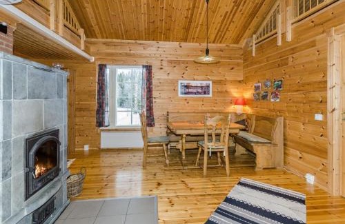 Koli National Park House | Pihlajapelto Holiday Home: Family-Friendly with Hot Tub