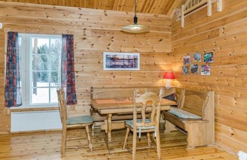 Koli National Park House | Pihlajapelto Holiday Home: Family-Friendly with Hot Tub