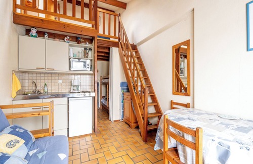 Pornic House | Holiday Home 'Plein Océan 35' with Sea View, Shared Pool and Private Garden