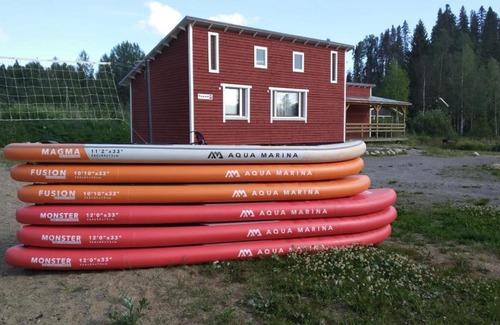 Lakhdenpohya House | Pet-Friendly Holiday Home "Priladozh'ie" with Hot Tub