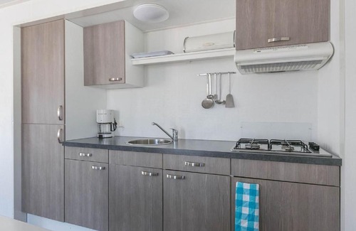 Ommel House | Cozy Retreat at Holiday Home Prinsenmeer with Ocean Views