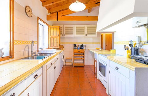 Santiago do Cacem House | Inviting Holiday Home 'Monte Do Cerro Verde' with Pool