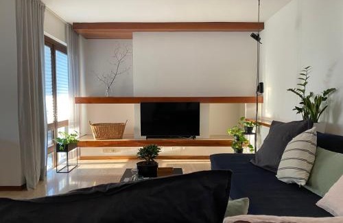 Iseo Apartment | Idyllic Punta D'Oro Home with Lake Access & Ocean Views