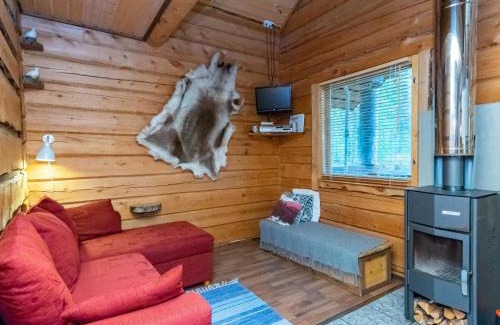 Pyhatunturi House | Cozy Holiday Home Pyhäpaikka 2 with Child-Friendly Amenities