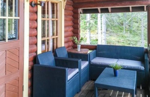 Konnevesi House | Cozy Holiday Home Pynnölänniemi with Hot Tub Amenities