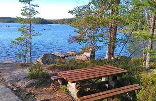 Konnevesi House | Cozy Holiday Home Pynnölänniemi with Hot Tub Amenities