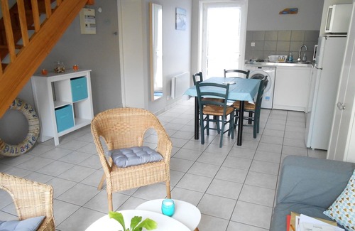 Le Conquet House | Cozy Beachside Retreat with Pool & Ocean View - Guest Rated 9.8