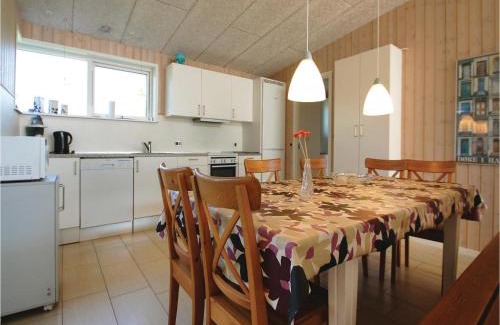 Flovt Strand House | Cozy Retreat in Haderslev Featuring a Relaxing Sauna