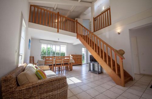 Biscarrosse Plage House | Pet-Friendly Holiday Home Résidence Dune Blanche with Pool