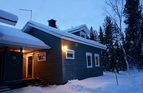 Lampivaara Ski Chalet | Experience Real Lapland at Holiday Home Rakki Pirtti