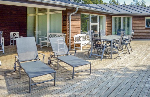 Sønderstrand House | Cozy Holiday Home Regnspoven Rømø I with Hot Tub & More