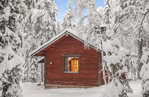 Lampivaara House | Pet-Friendly Holiday Home Riekkola with Hot Tub & Perfect Rating