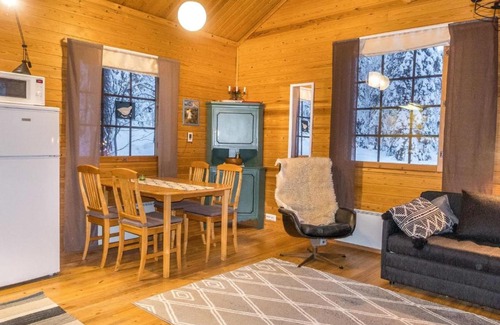 Lampivaara House | Pet-Friendly Holiday Home Riekkola with Hot Tub & Perfect Rating