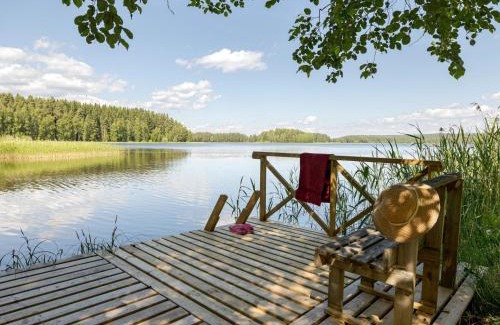 Asikkala House | Pet-Friendly Holiday Home Rinnekämppä with Hot Tub