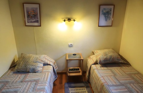 O Rosal Resort | Holiday Home 'Rosal Lodge' with Mountain View, Shared Pool and Wi-Fi