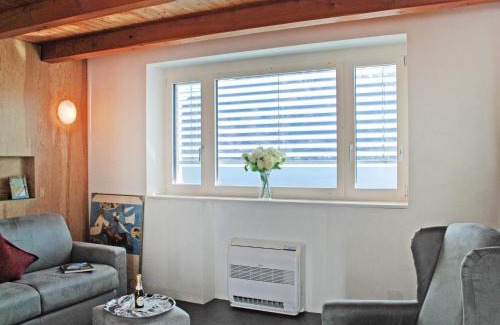 Minusio House | Oceanfront Holiday Home Casa Rossella - Guest Rated 9.3