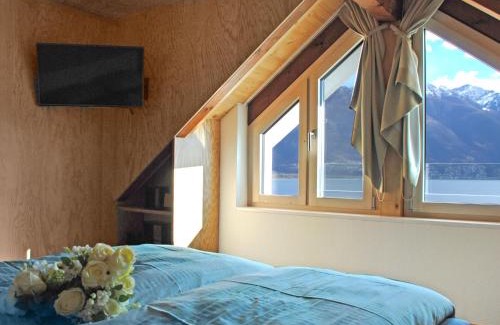 Minusio House | Oceanfront Holiday Home Casa Rossella - Guest Rated 9.3